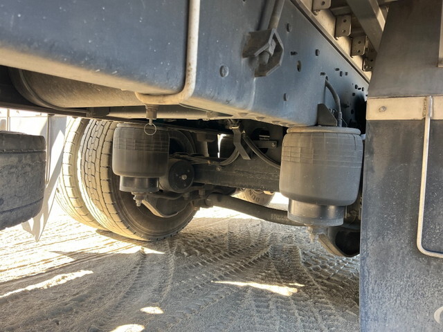 UDトラックスクオンアルミウイング大型（10t）[写真25]