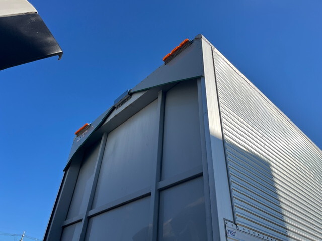 UDトラックスクオンアルミウイング大型（10t）[写真07]