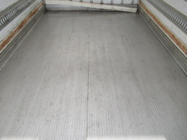 いすゞフォワード冷凍車（冷蔵車）中型（4t）[写真11]