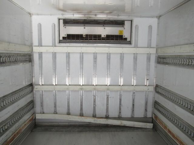 いすゞフォワード冷凍車（冷蔵車）中型（4t）[写真12]