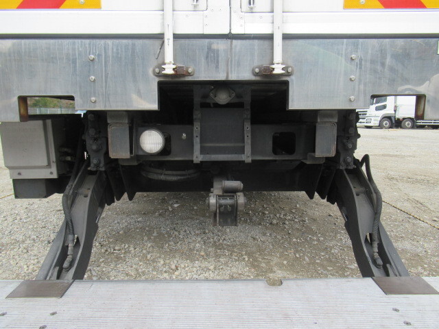 いすゞフォワード冷凍車（冷蔵車）中型（4t）[写真15]