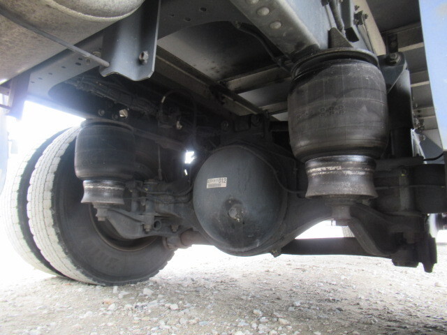 いすゞフォワード冷凍車（冷蔵車）中型（4t）[写真20]