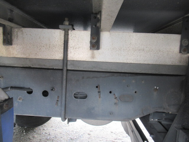 いすゞフォワード冷凍車（冷蔵車）中型（4t）[写真21]