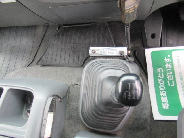 いすゞフォワード冷凍車（冷蔵車）中型（4t）[写真32]