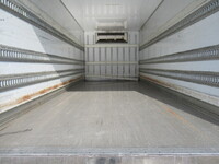 いすゞフォワード冷凍車（冷蔵車）中型（4t）[写真08]