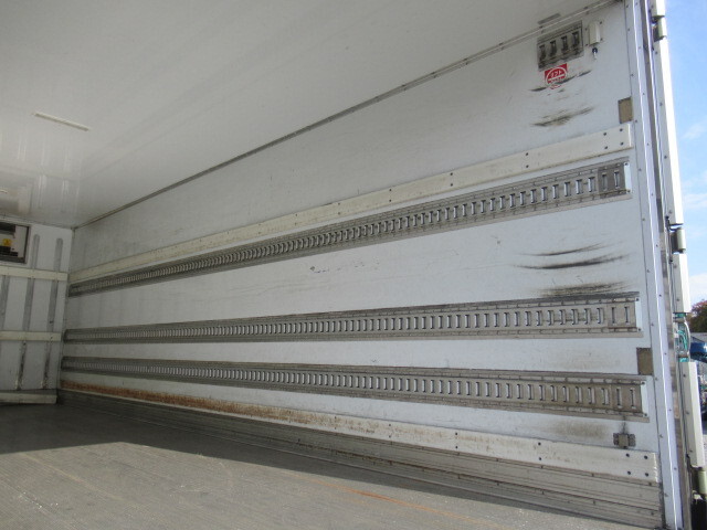 いすゞフォワード冷凍車（冷蔵車）中型（4t）[写真08]