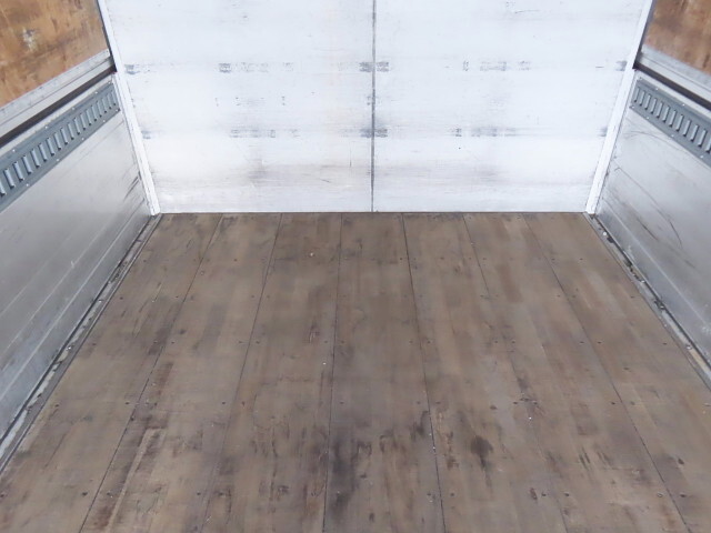 日野レンジャーアルミウイング中型（4t）[写真28]