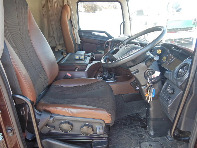 日野プロフィアダンプ大型（10t）[写真20]