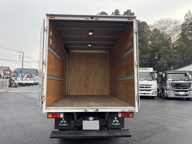 三菱ふそうキャンターアルミバン小型（2t・3t）[写真13]