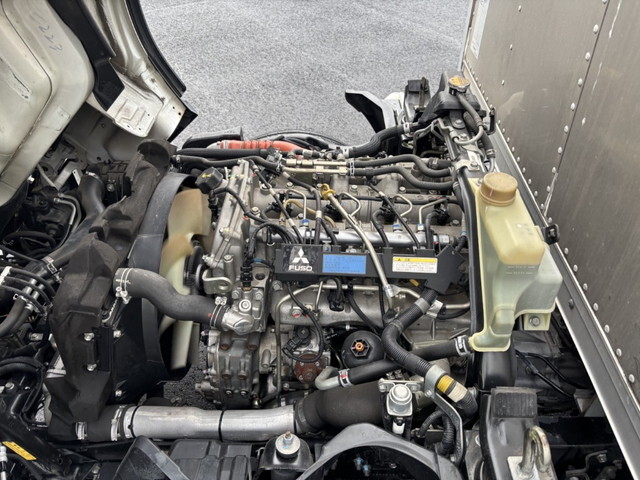 三菱ふそうキャンターアルミバン小型（2t・3t）[写真23]