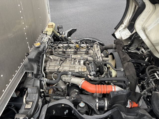 三菱ふそうキャンターアルミバン小型（2t・3t）[写真25]