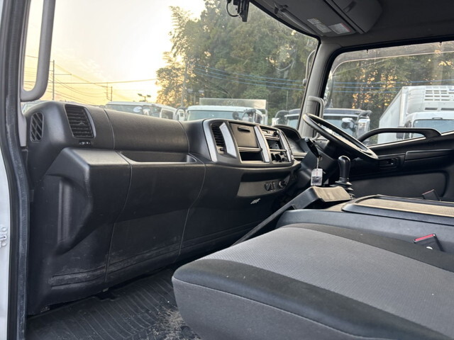 日野レンジャーアルミウイング中型（4t）[写真27]