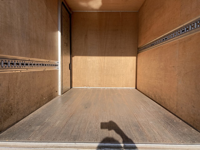 トヨタトヨエースアルミバン小型（2t・3t）[写真11]