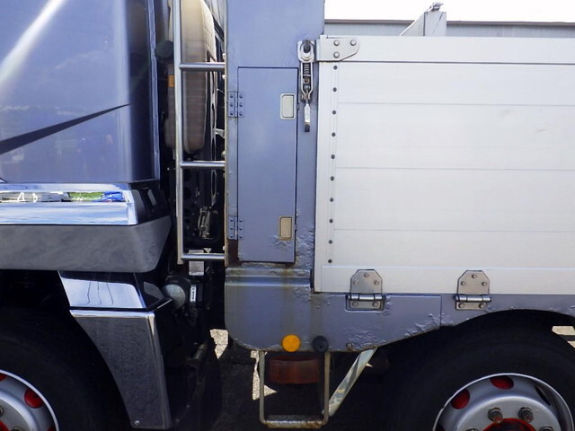 三菱ふそうスーパーグレートアルミブロック大型（10t）[写真33]