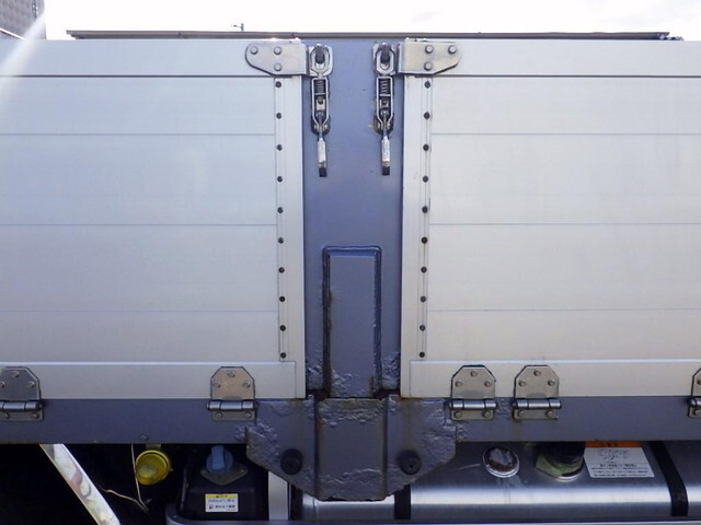 三菱ふそうスーパーグレートアルミブロック大型（10t）[写真34]