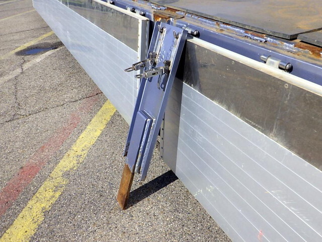 三菱ふそうスーパーグレートアルミブロック大型（10t）[写真36]