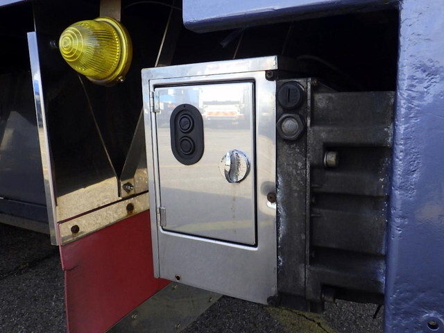 三菱ふそうスーパーグレートアルミブロック大型（10t）[写真37]