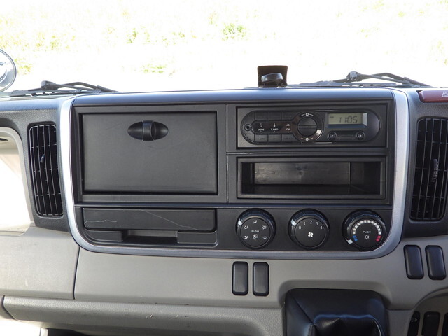 日産アトラス平ボディ小型（2t・3t）[写真10]