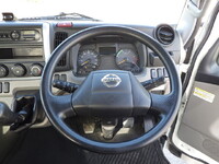 日産アトラス平ボディ小型（2t・3t）[写真17]