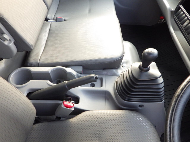 日野デュトロ平ボディ小型（2t・3t）[写真15]