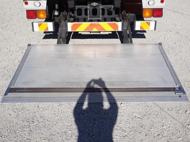 いすゞフォワードアルミバン中型（4t）[写真09]