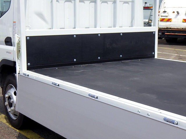 三菱ふそうキャンターアルミブロック小型（2t・3t）[写真07]