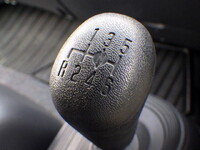 いすゞフォワード幌車中型（4t）[写真16]