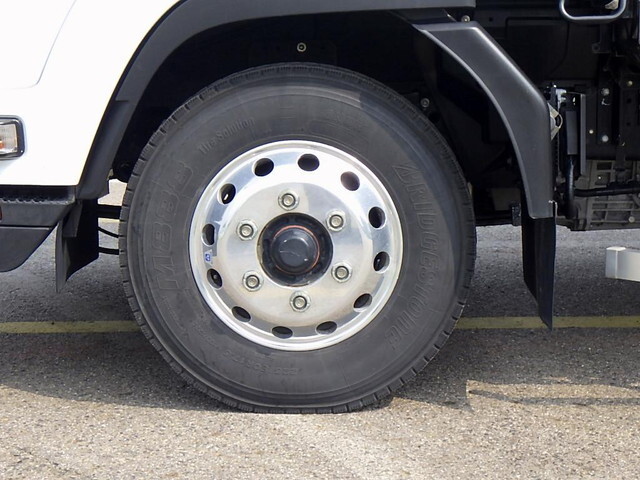 いすゞフォワード幌車中型（4t）[写真19]