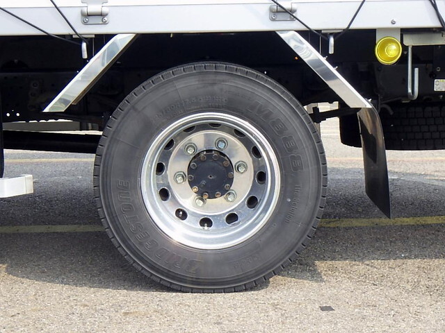 いすゞフォワード幌車中型（4t）[写真20]