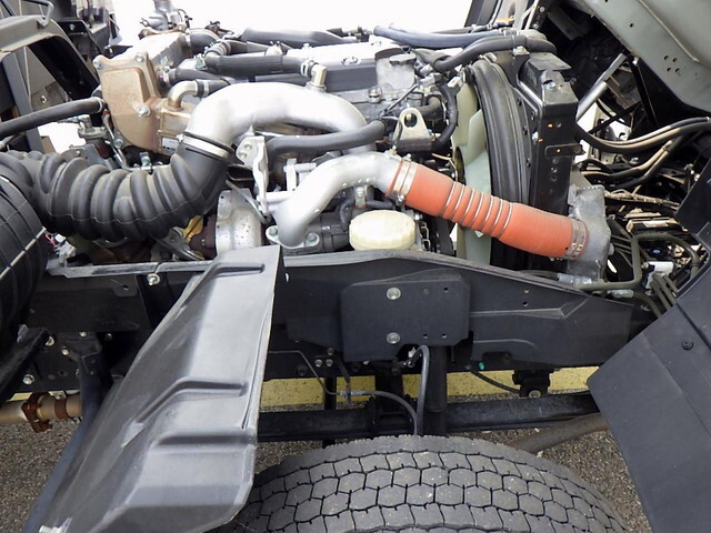 いすゞフォワード幌車中型（4t）[写真25]