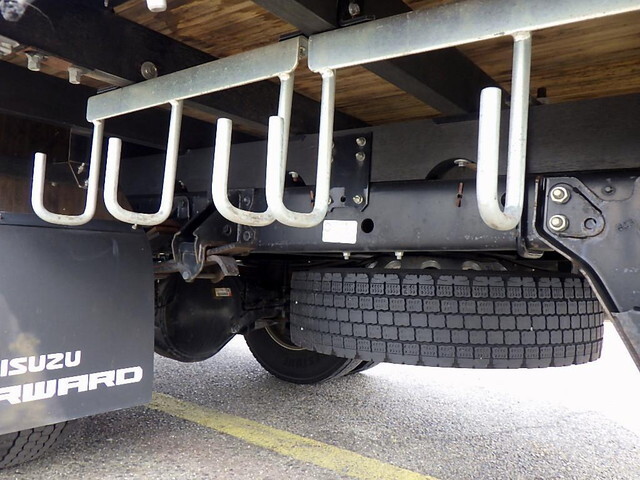 いすゞフォワード幌車中型（4t）[写真30]