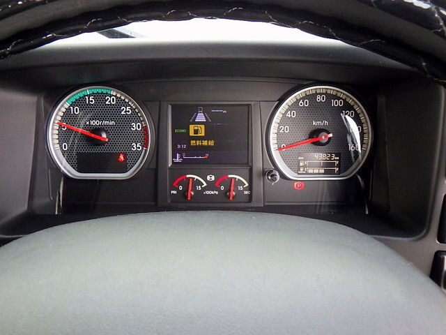 いすゞフォワード幌車中型（4t）[写真40]