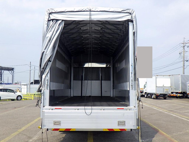 いすゞフォワード幌車中型（4t）[写真07]