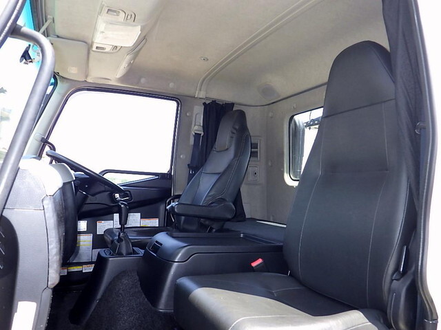 三菱ふそうファイターコンテナ専用車中型（4t）[写真07]