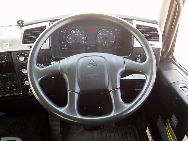 三菱ふそうファイターコンテナ専用車中型（4t）[写真09]