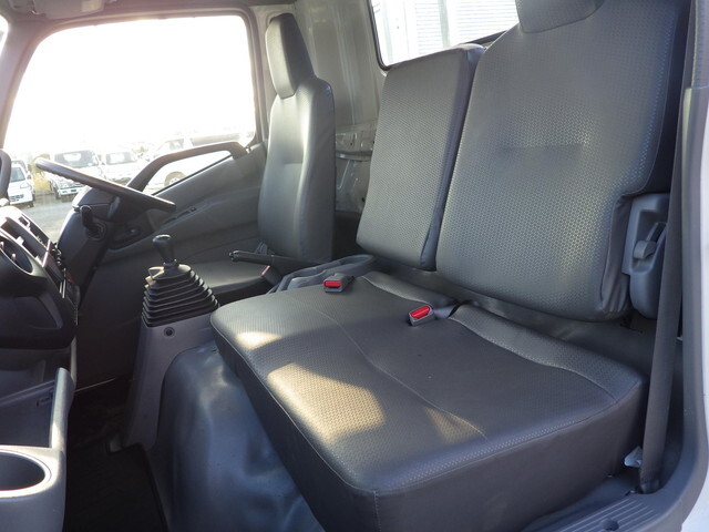 日野デュトロ平ボディ小型（2t・3t）[写真19]