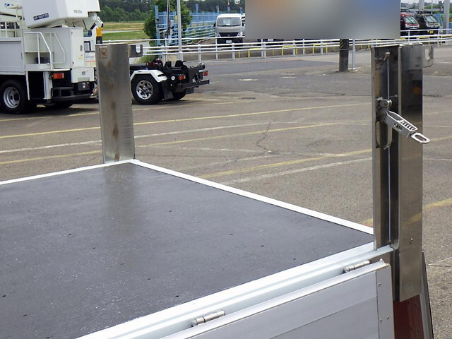 三菱ふそうキャンターアルミブロック小型（2t・3t）[写真12]