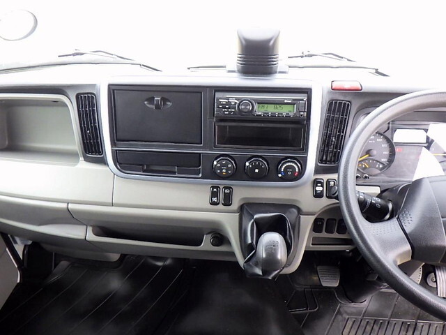 三菱ふそうキャンターアルミブロック小型（2t・3t）[写真14]