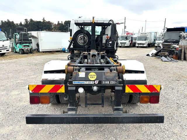 いすゞフォワードコンテナ専用車増トン（6t・8t）[写真09]