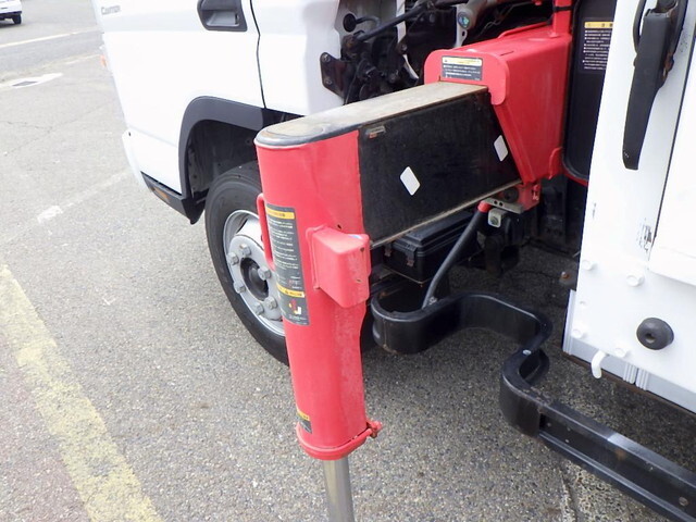 三菱ふそうキャンタークレーン3段小型（2t・3t）[写真13]