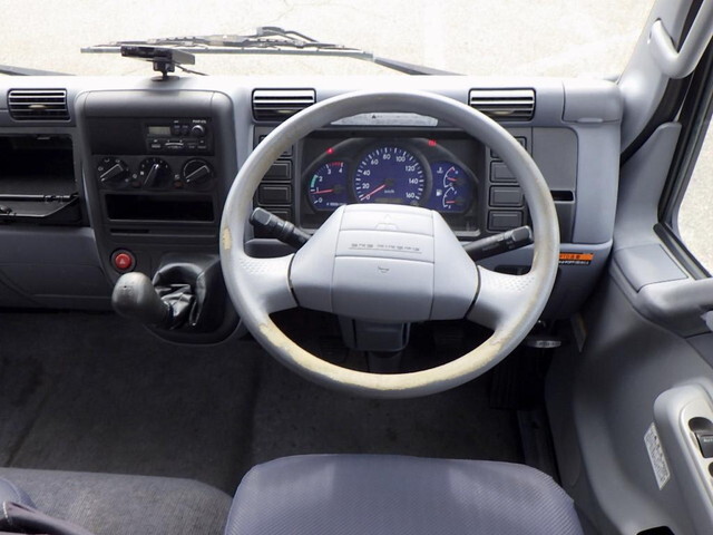 三菱ふそうキャンタークレーン3段小型（2t・3t）[写真20]