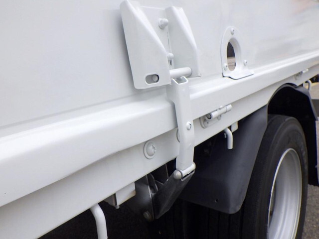 三菱ふそうキャンタークレーン3段小型（2t・3t）[写真31]