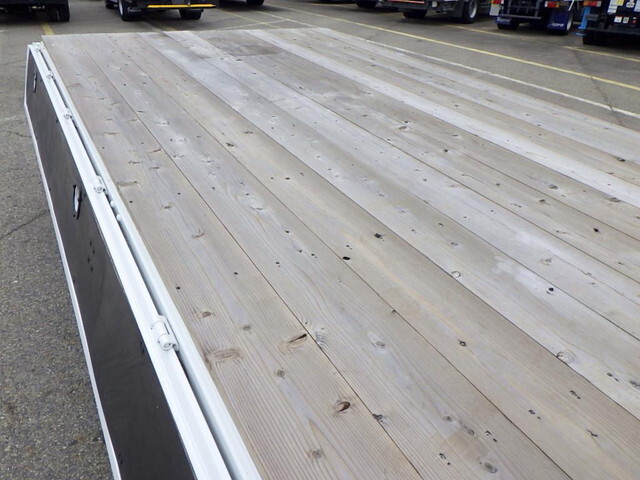 三菱ふそうキャンタークレーン3段小型（2t・3t）[写真07]