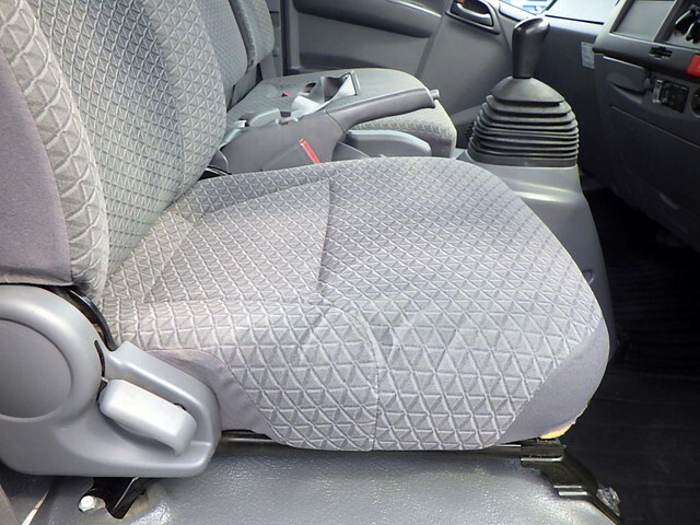 いすゞエルフアルミブロック小型（2t・3t）[写真35]