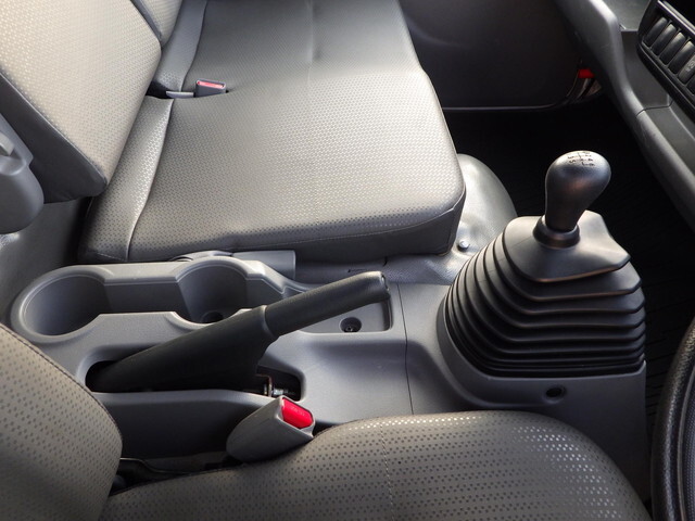 日野デュトロ平ボディ小型（2t・3t）[写真13]