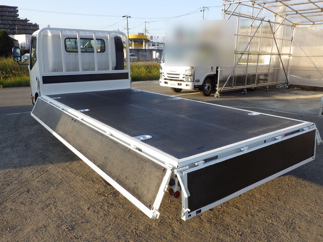 日野デュトロ平ボディ小型（2t・3t）[写真22]
