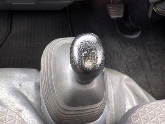 いすゞエルフ冷凍車（冷蔵車）小型（2t・3t）[写真14]