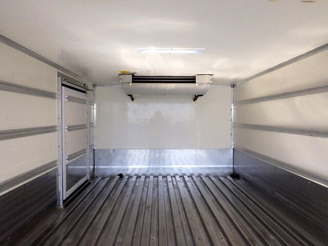 いすゞエルフ冷凍車（冷蔵車）小型（2t・3t）[写真35]