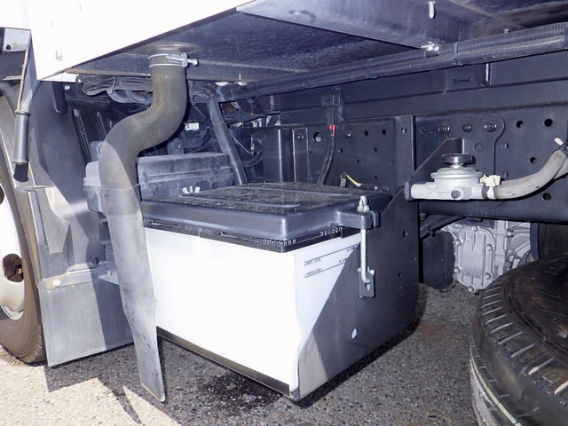 いすゞエルフ冷凍車（冷蔵車）小型（2t・3t）[写真38]