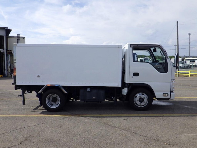 いすゞエルフ冷凍車（冷蔵車）小型（2t・3t）[写真05]